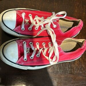 Converse• Low Top Red Sneakers